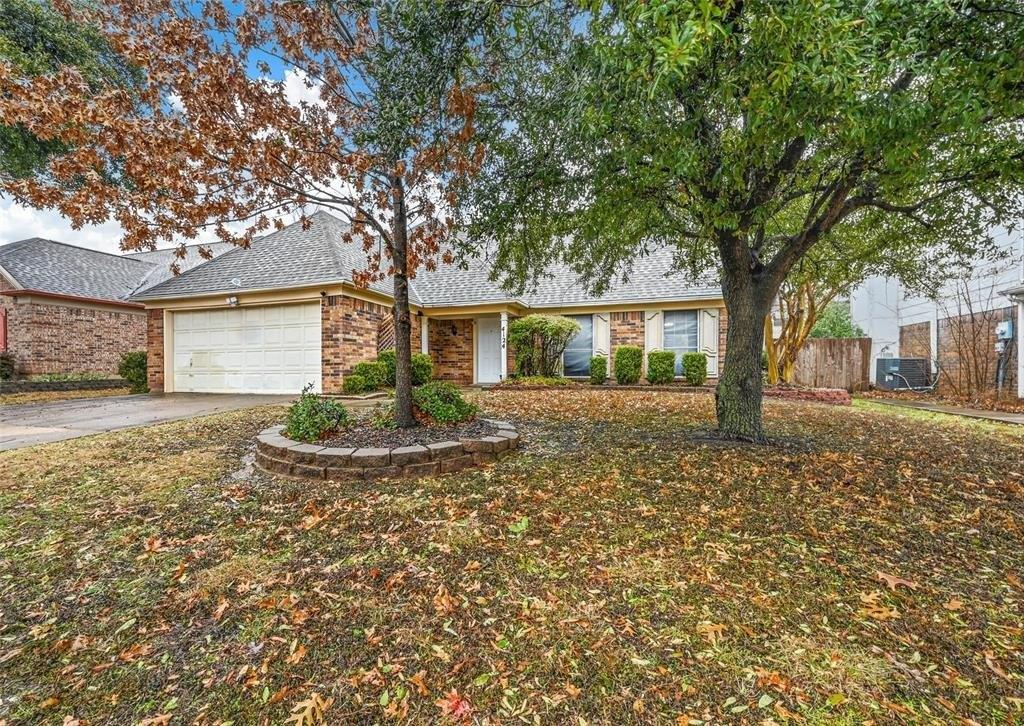 Hathaway Dr, Grand Prairie, TX 75052