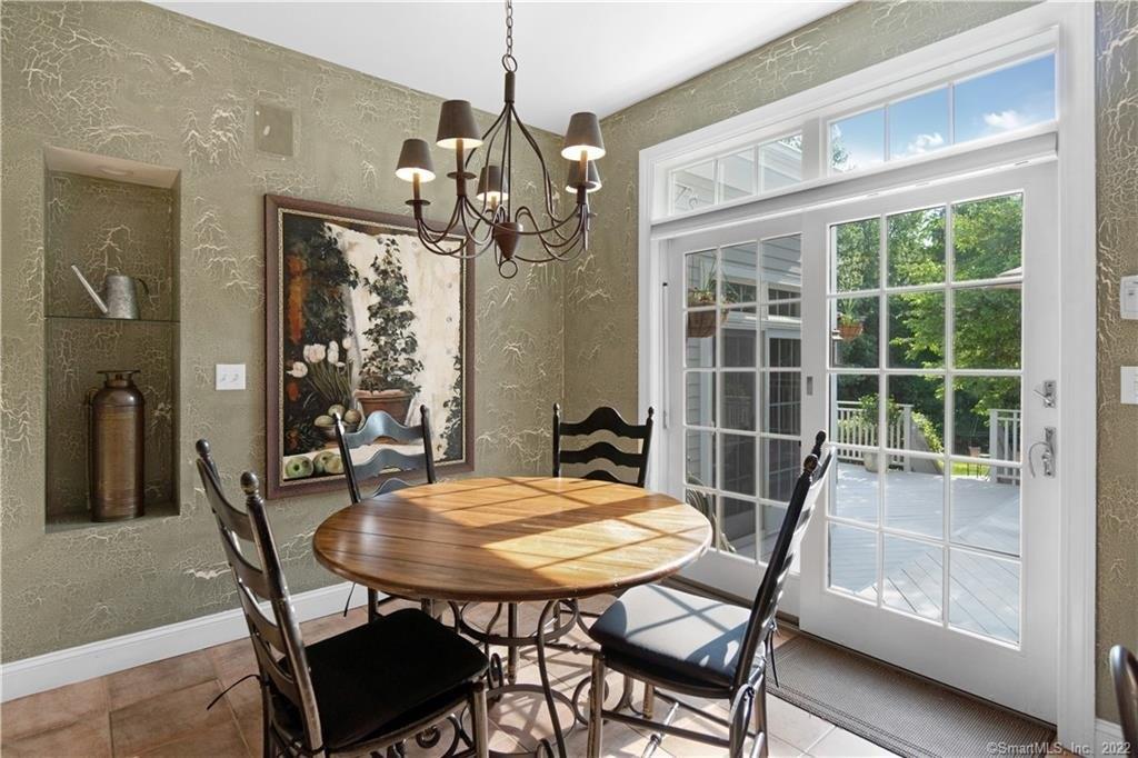 Cleft Rock Ln, Woodbridge, CT 06525