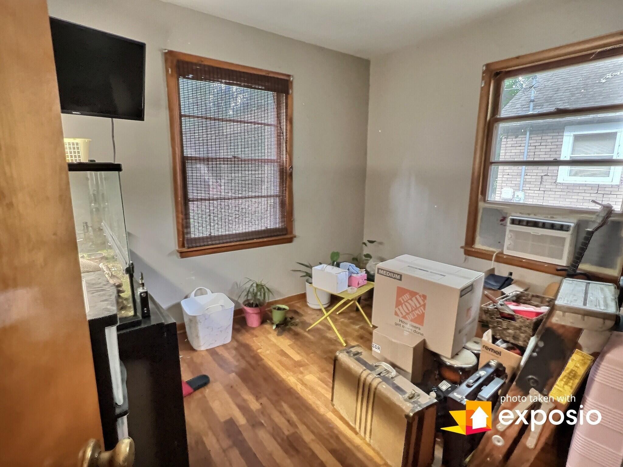 Ravina Ave, Benton Harbor, MI 49022