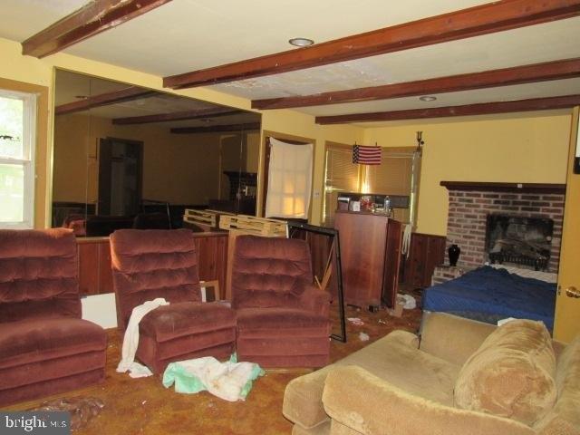 Collins Dr, Springfield, PA 19064