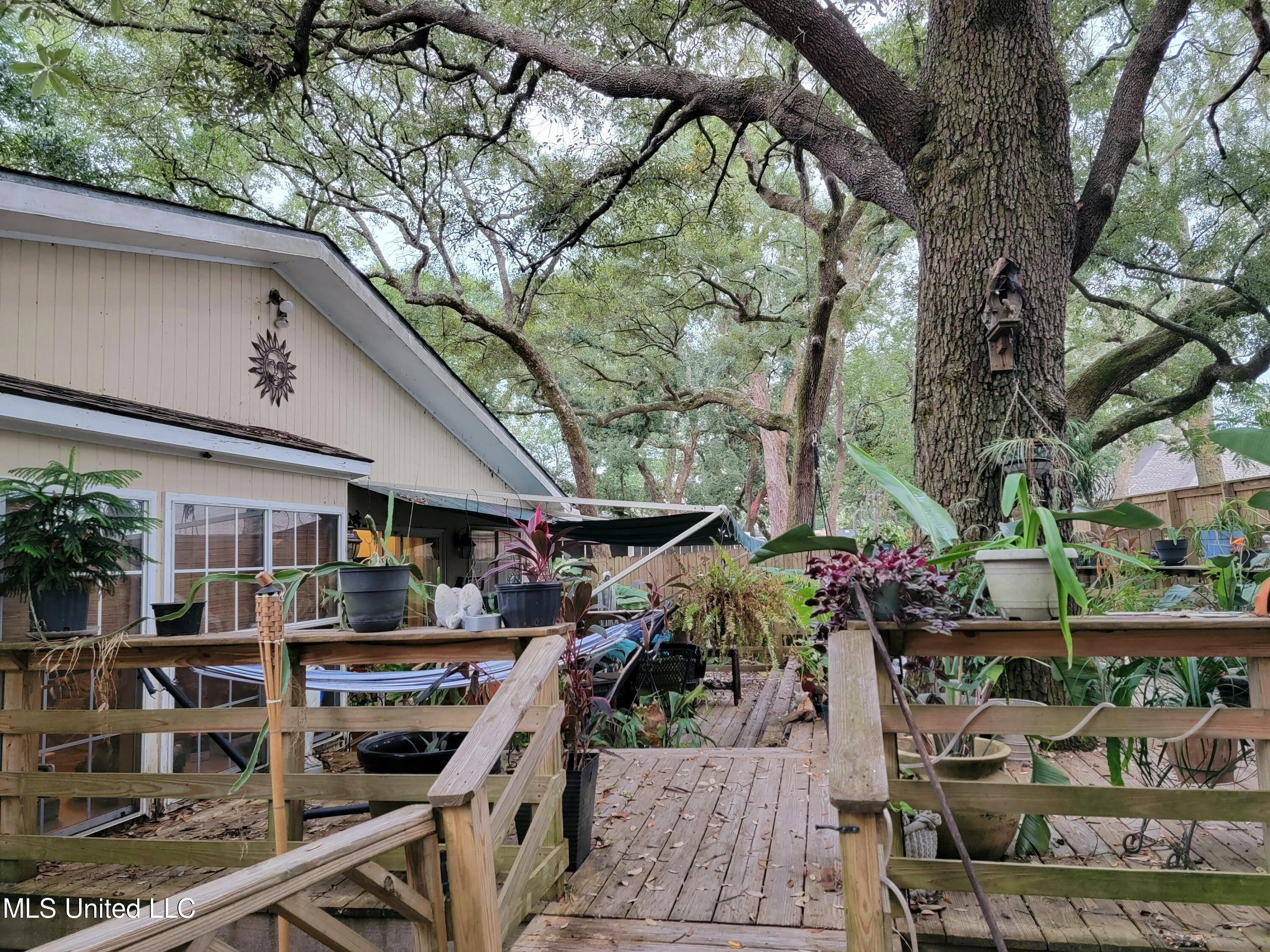 Lakeview Blvd, Biloxi, MS 39531