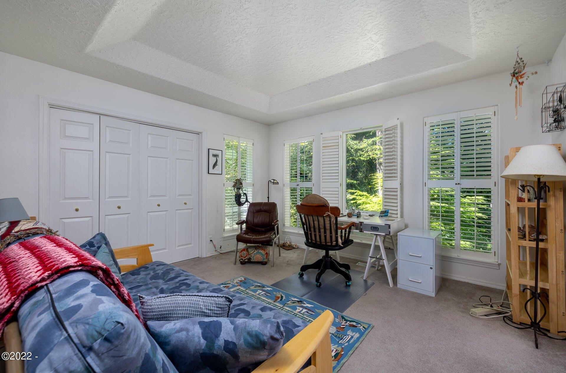Sw The Pines Dr, Depoe Bay, OR 97341