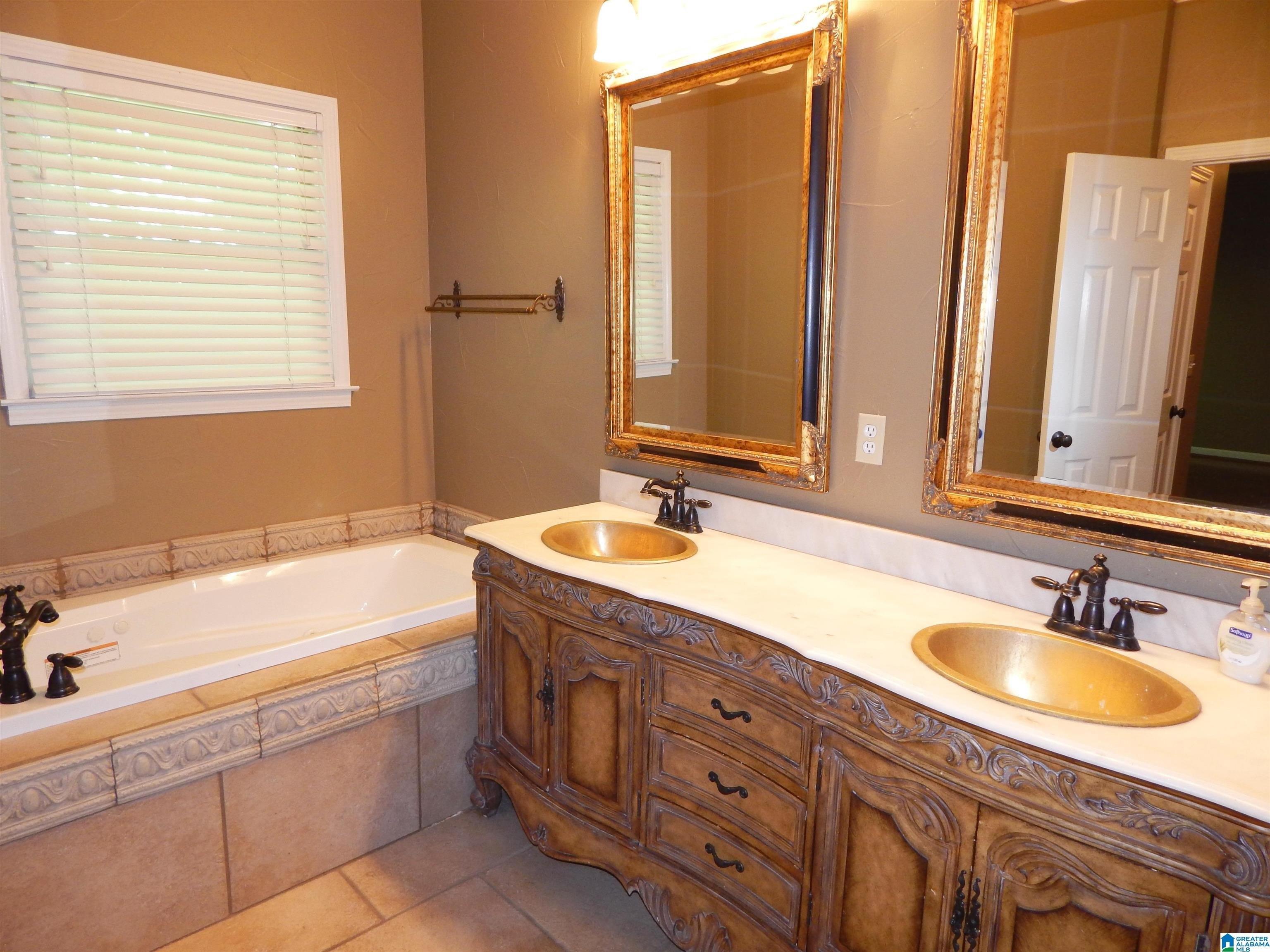 Greystone Highlands Dr, Birmingham, AL 35242