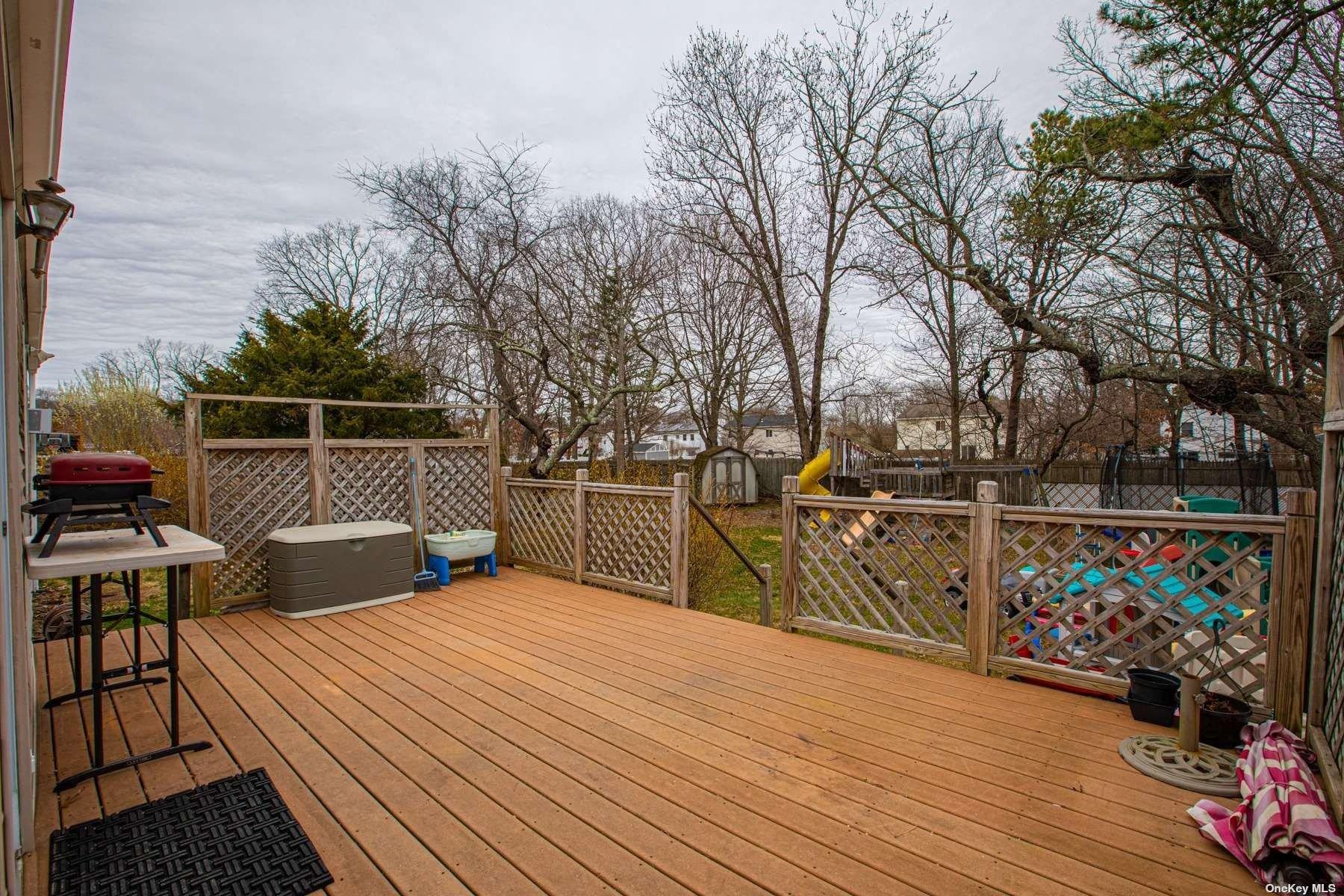 Dovecote Ln, Central Islip, NY 11722
