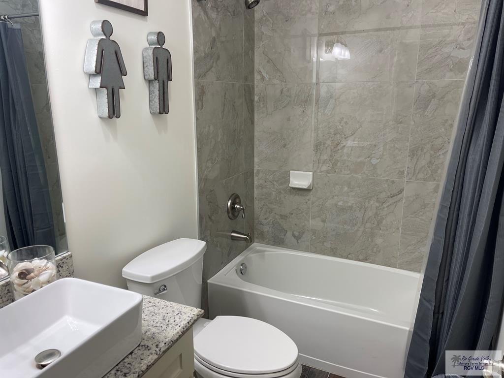 S Adams Xing, Harlingen, TX 78550