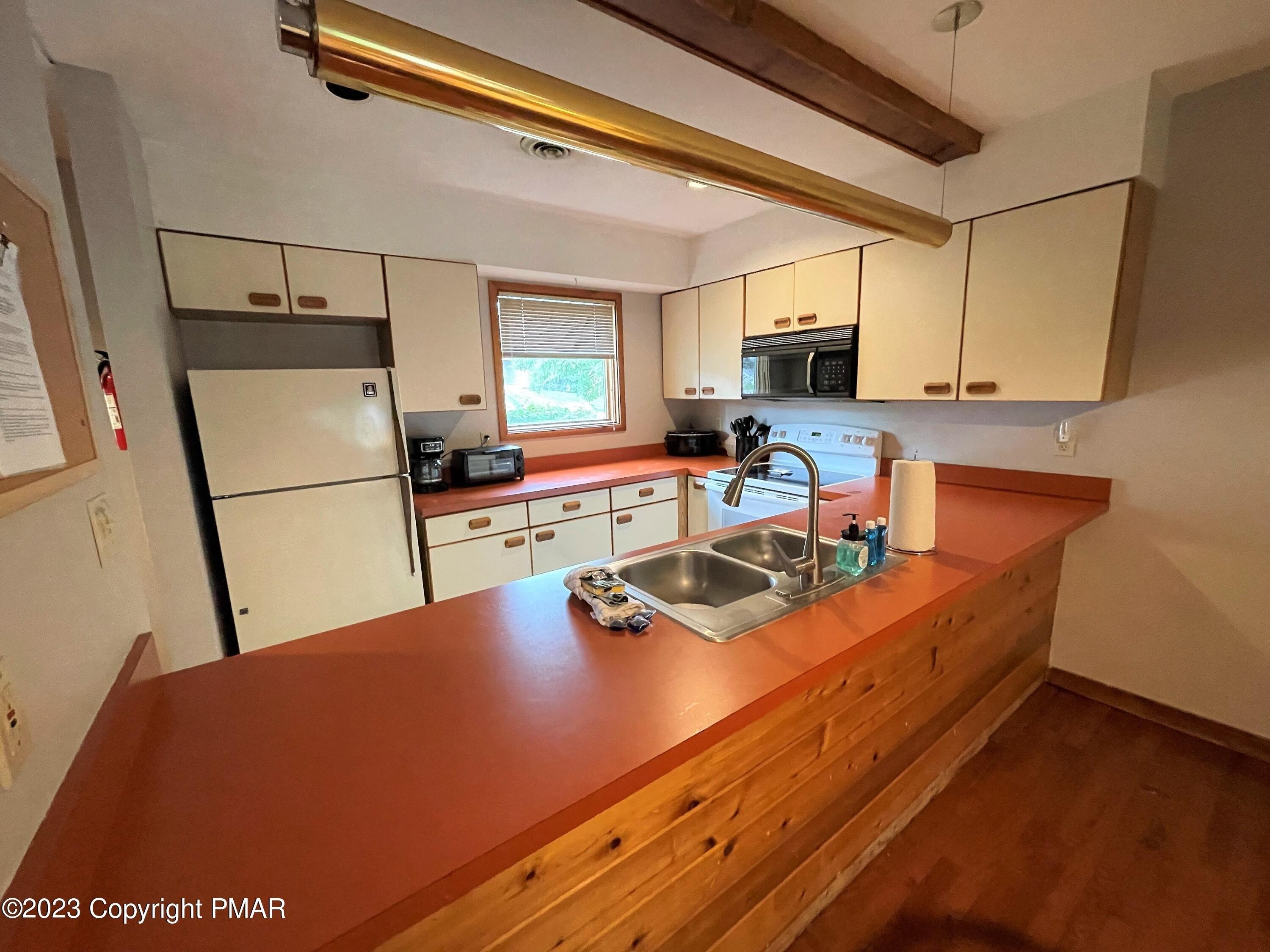 Northslope Ii Rd, East Stroudsburg, PA 18302