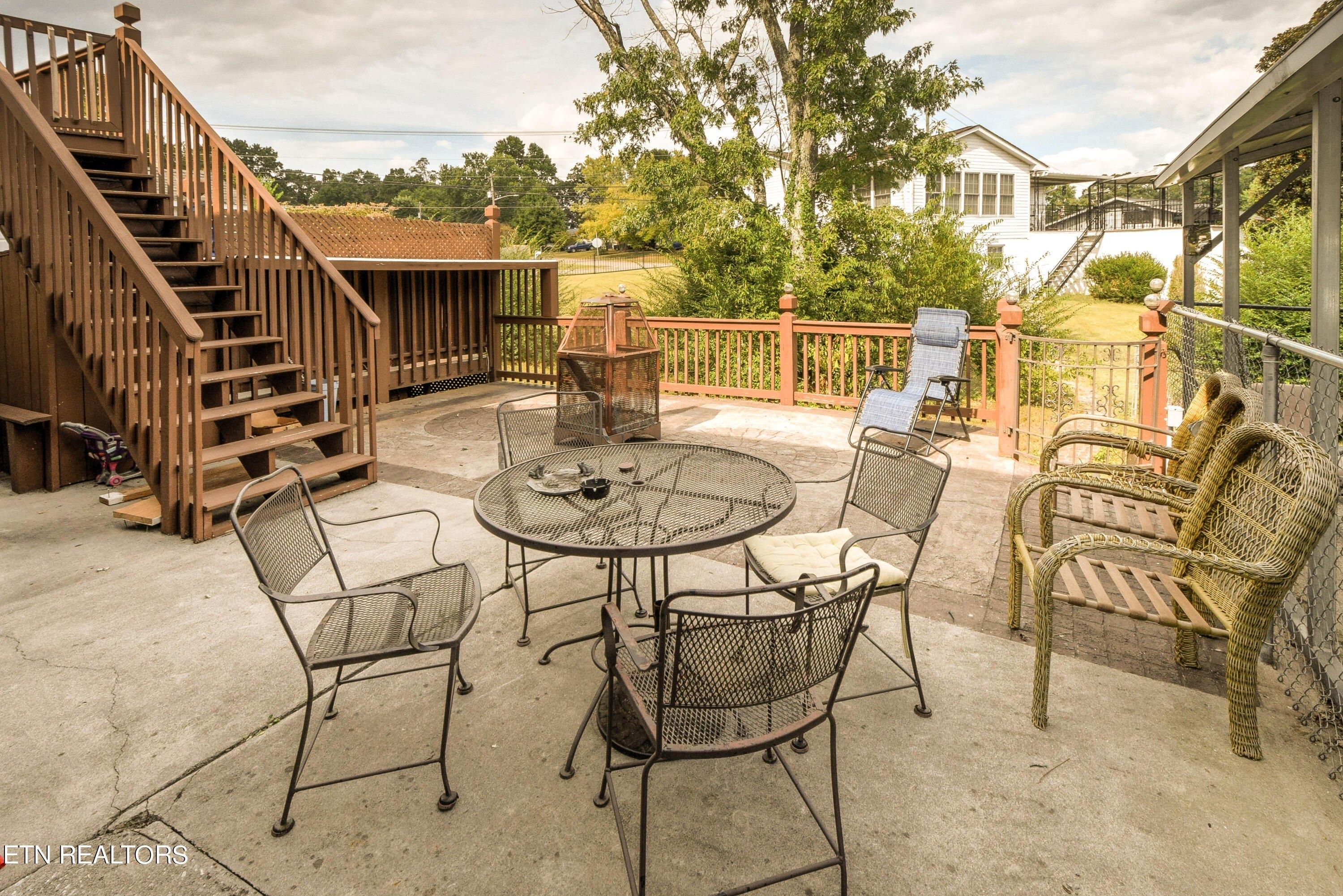 Cadbury Dr, Knoxville, TN 37921