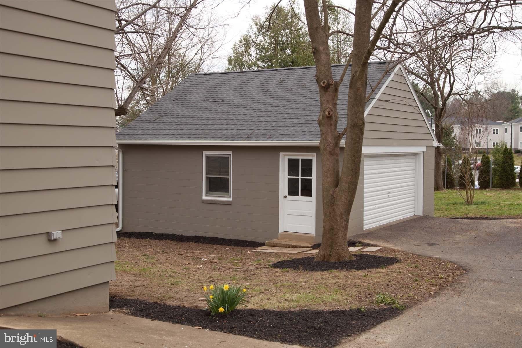 Elizabeth St, Millersville, PA 17551