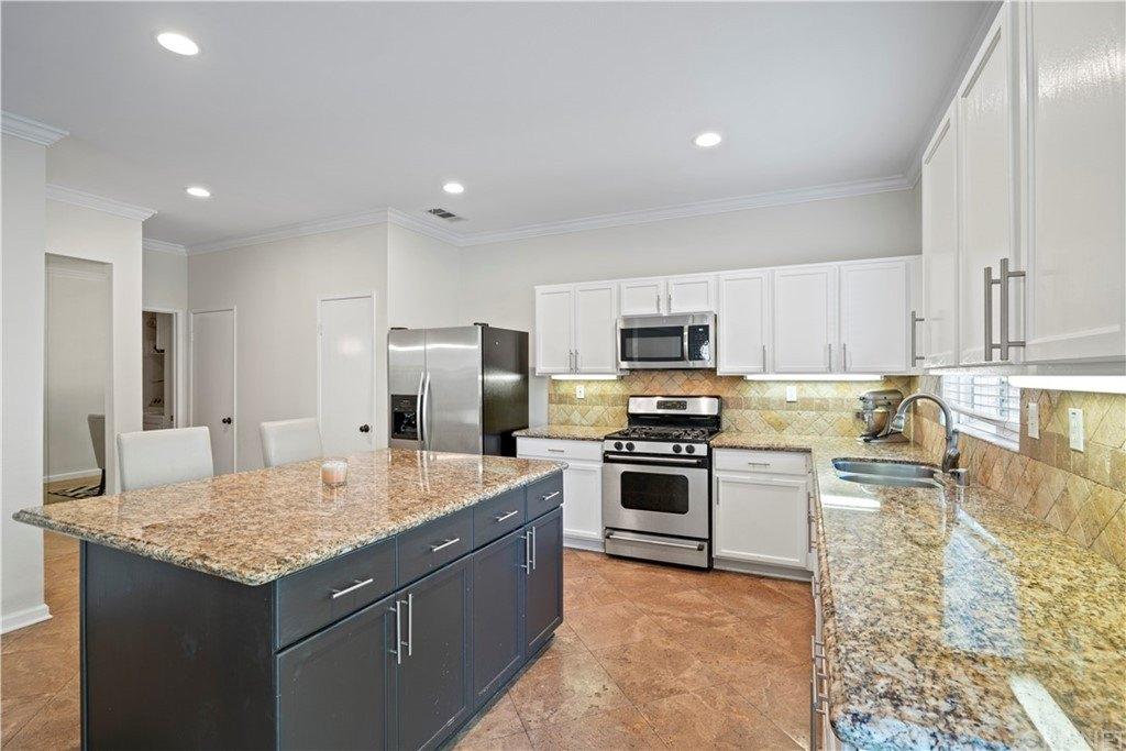 Teasedale Pl, Castaic, CA 91384