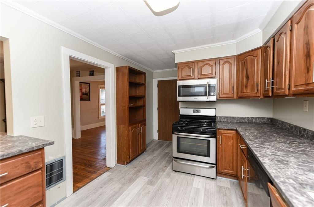 W Elm St, East Rochester, NY 14445