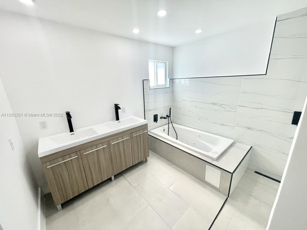 Nw 28th Ct, Miami, FL 33147