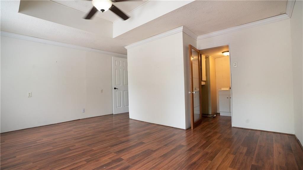 E Jefferson St, Winterset, IA 50273