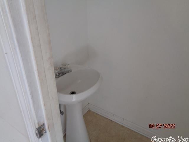 Arthur Dr, North Little Rock, AR 72118