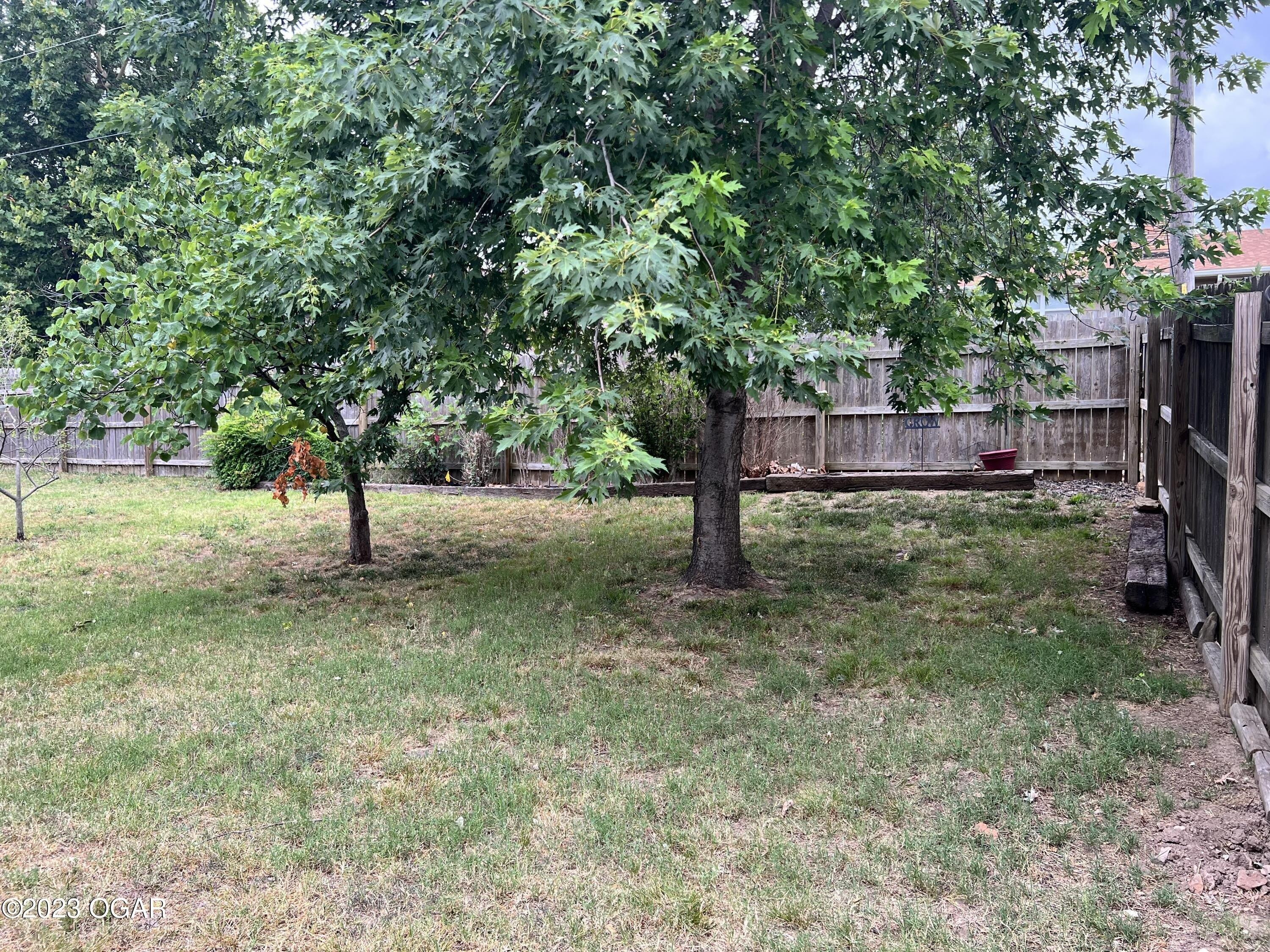 Texas Ave, Joplin, MO 64804