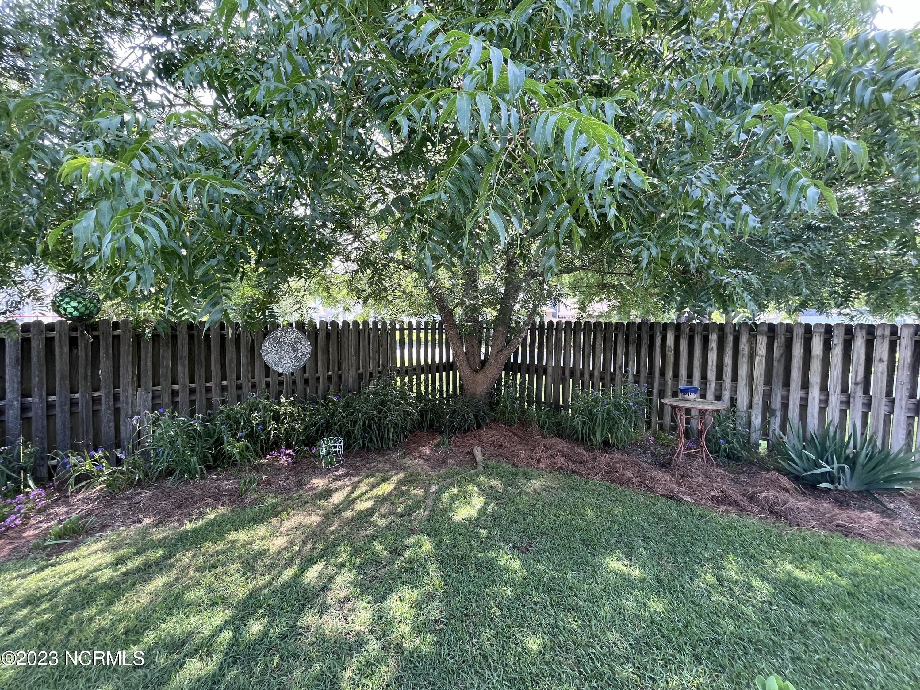 Colony Dr, New Bern, NC 28562