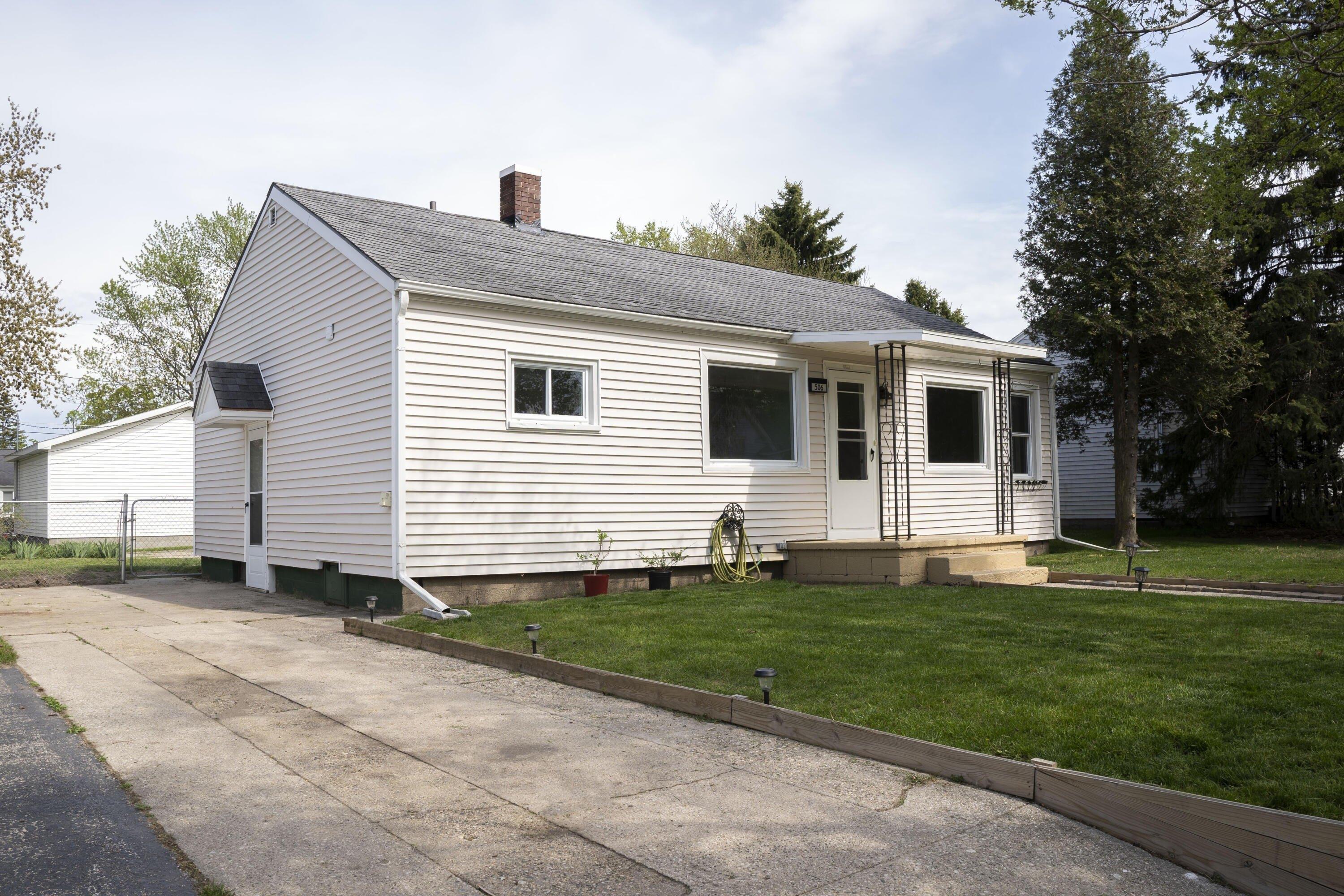 N Lavinia St, Ludington, MI 49431