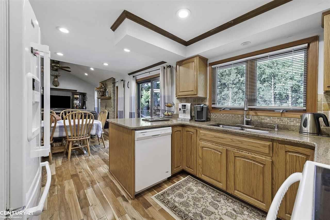 Lansdowne Ct, Shelby Township, MI 48317