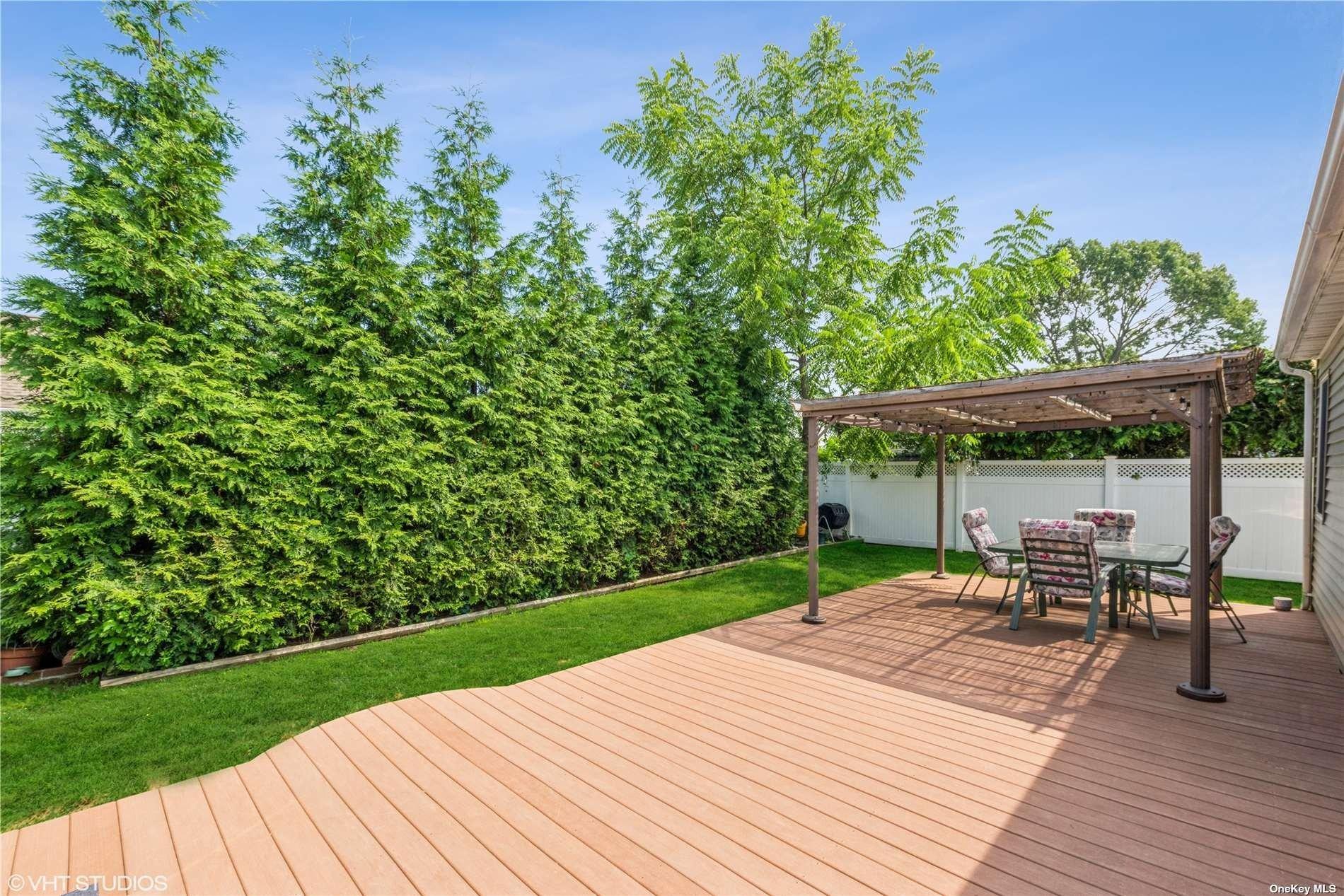 Western Park Dr, West Hempstead, NY 11552