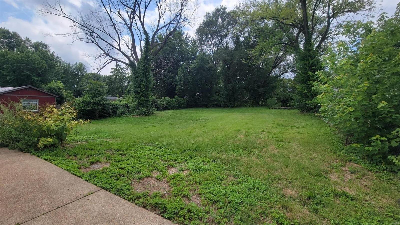 Mayfair Dr, Saint Louis, MO 63136