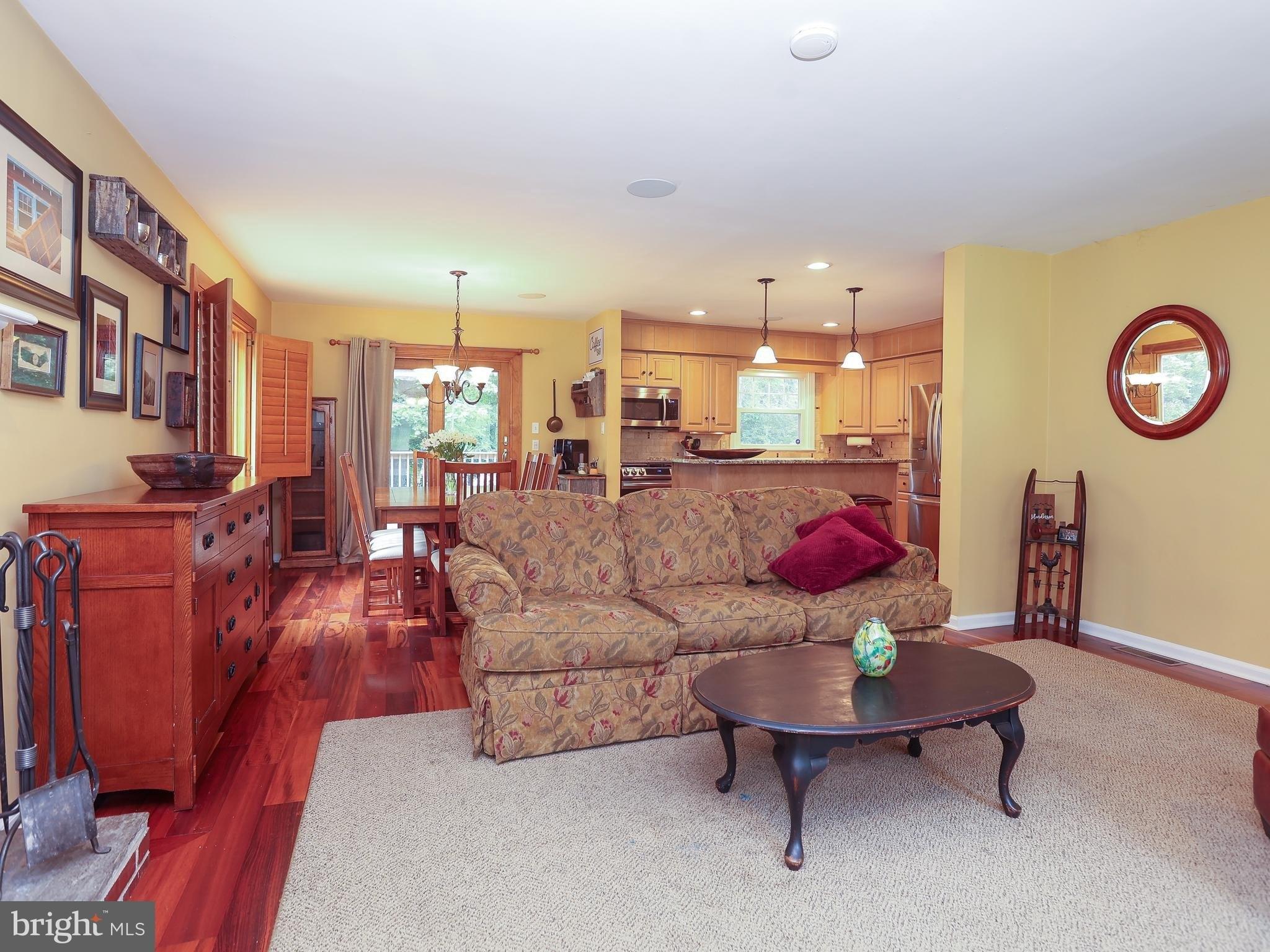 Red Oak Ter, Wayne, PA 19087