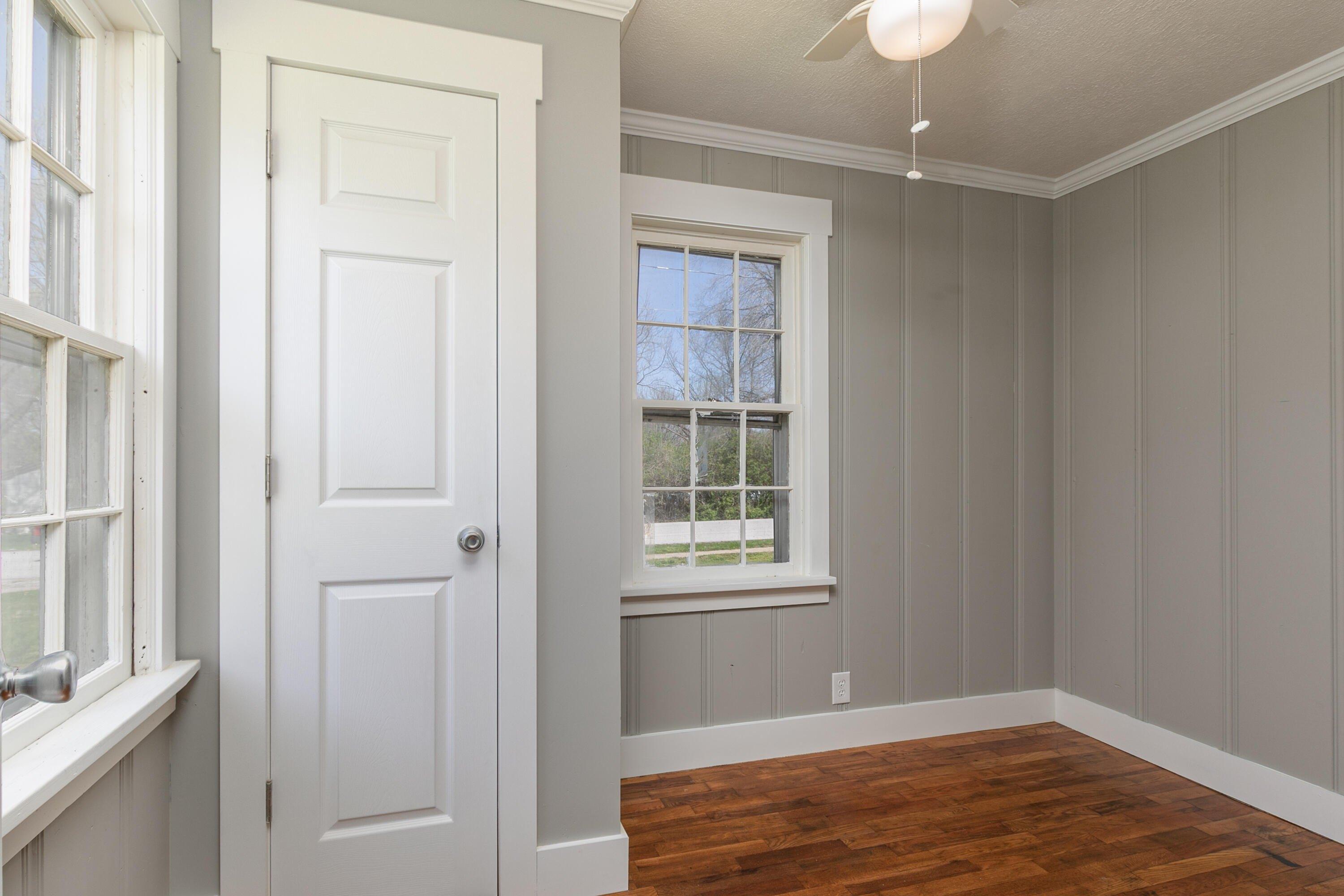 E Locust St, Springfield, MO 65803