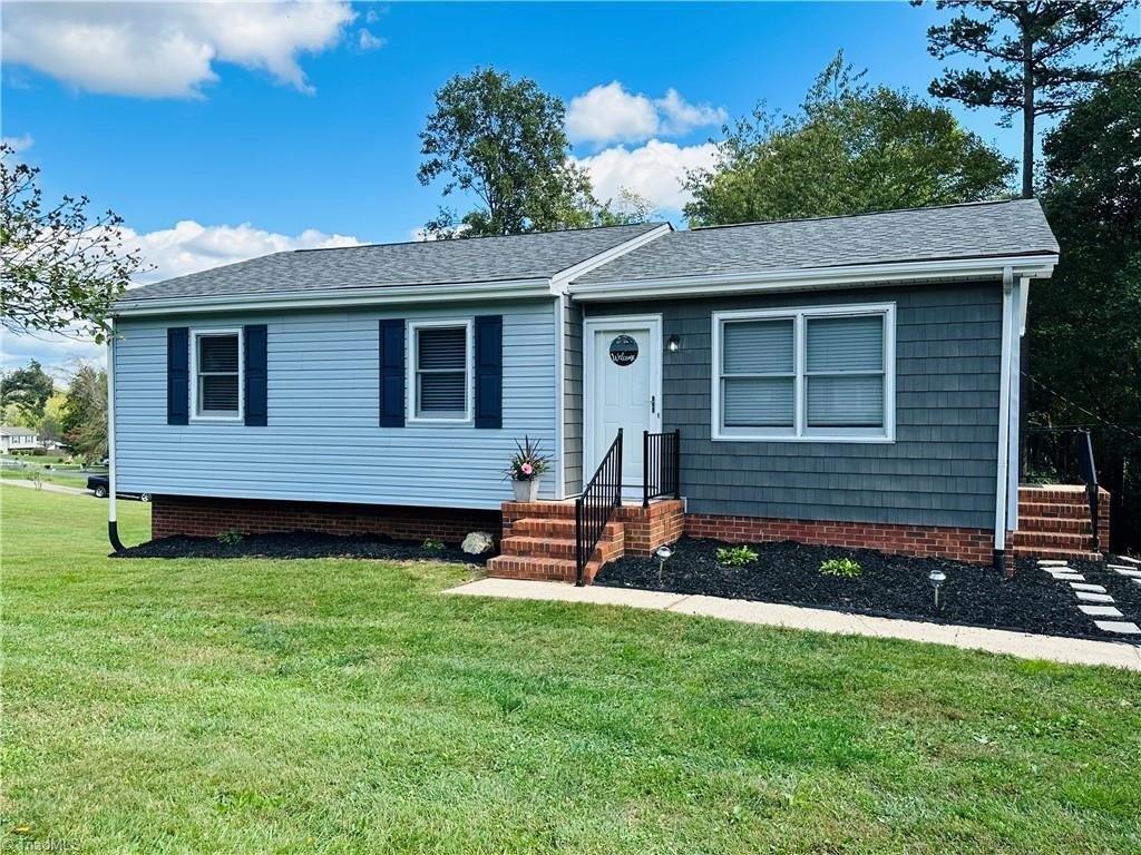 Maple Hollow Rd, Mount Airy, NC 27030