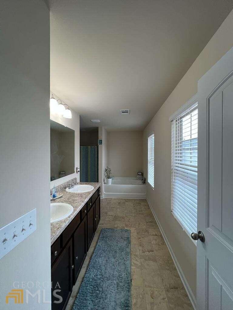 Heatherwood Dr, Gainesville, GA 30507