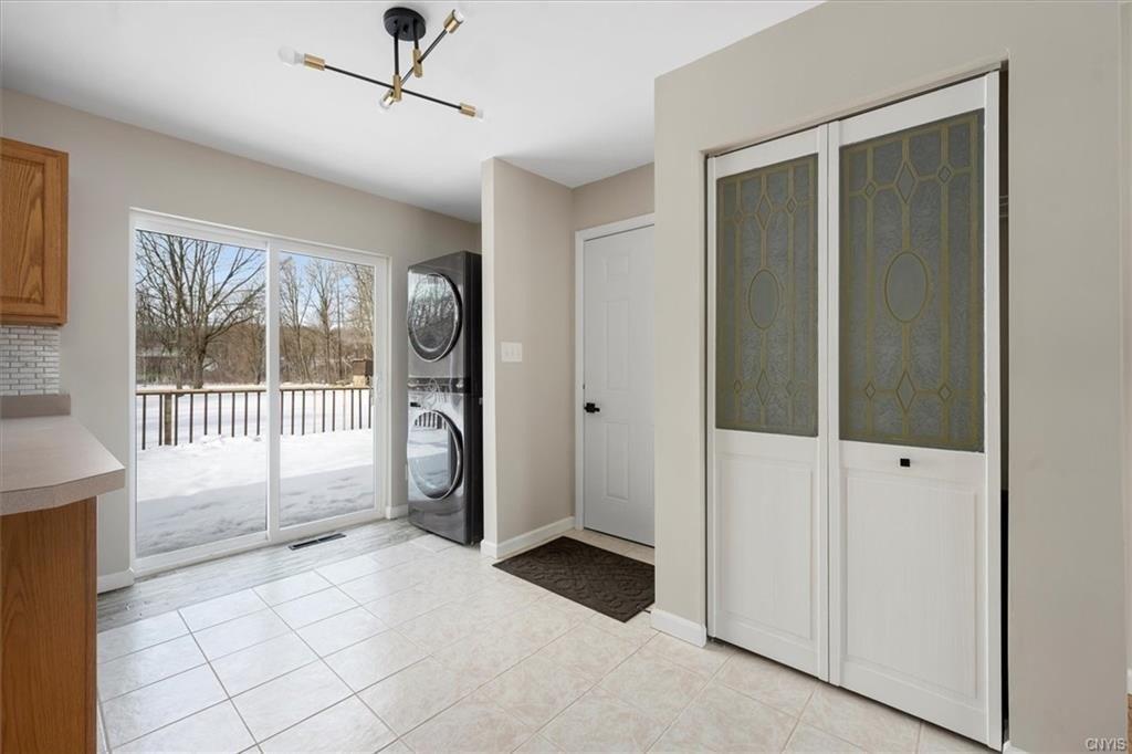 Sanford Ave, Clinton, NY 13323