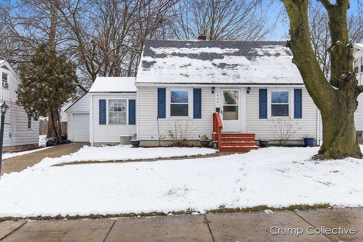 Delwood Ave Sw, Wyoming, MI 49509