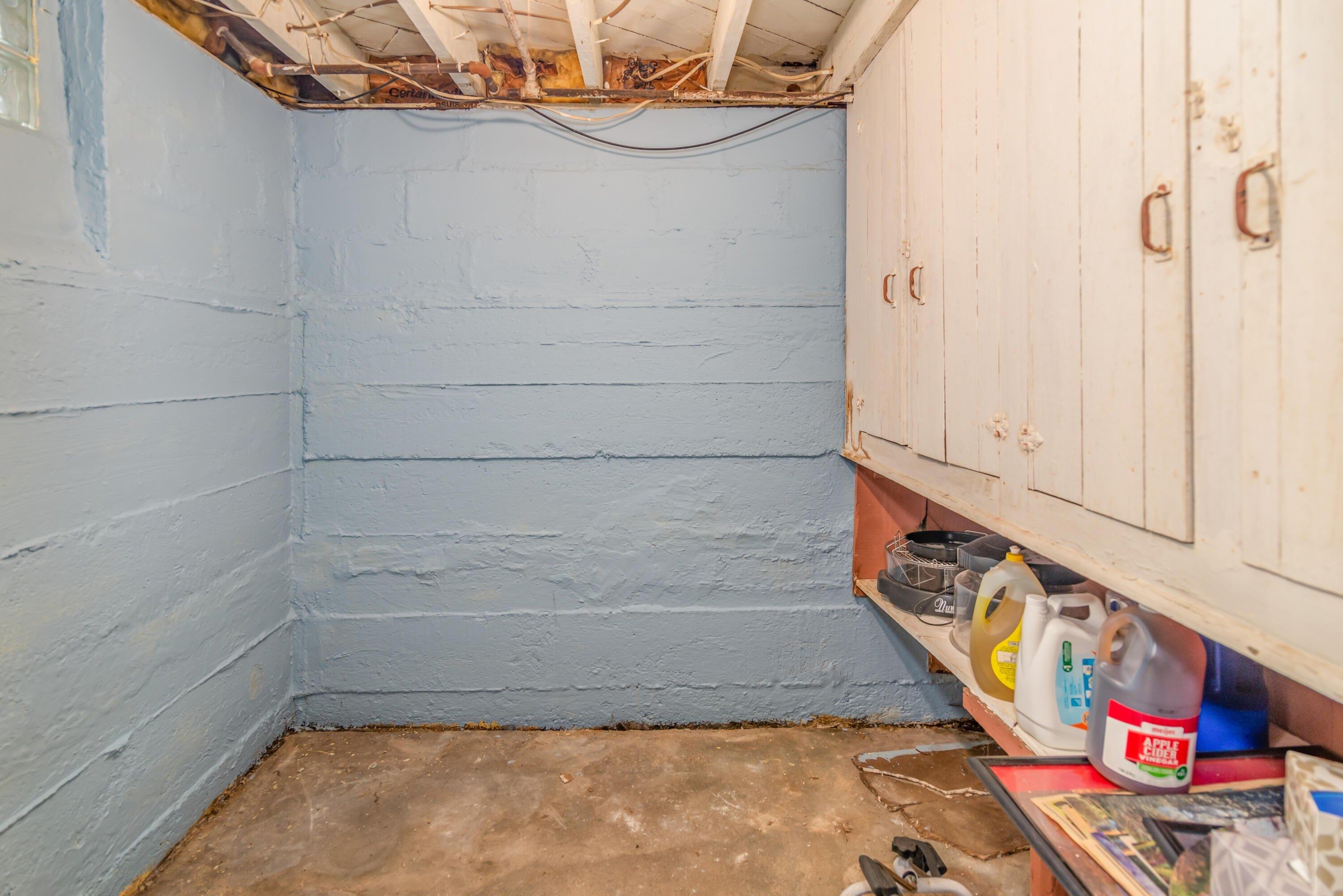Pine Ave Nw, Grand Rapids, MI 49504