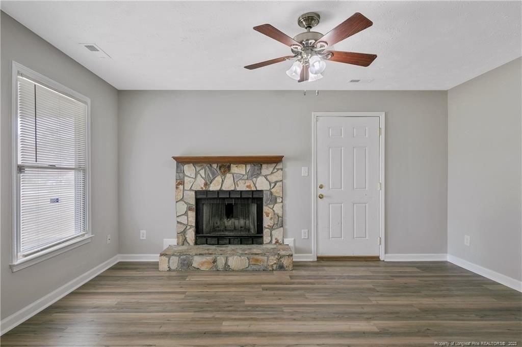 Winnabow Dr, Fayetteville, NC 28304