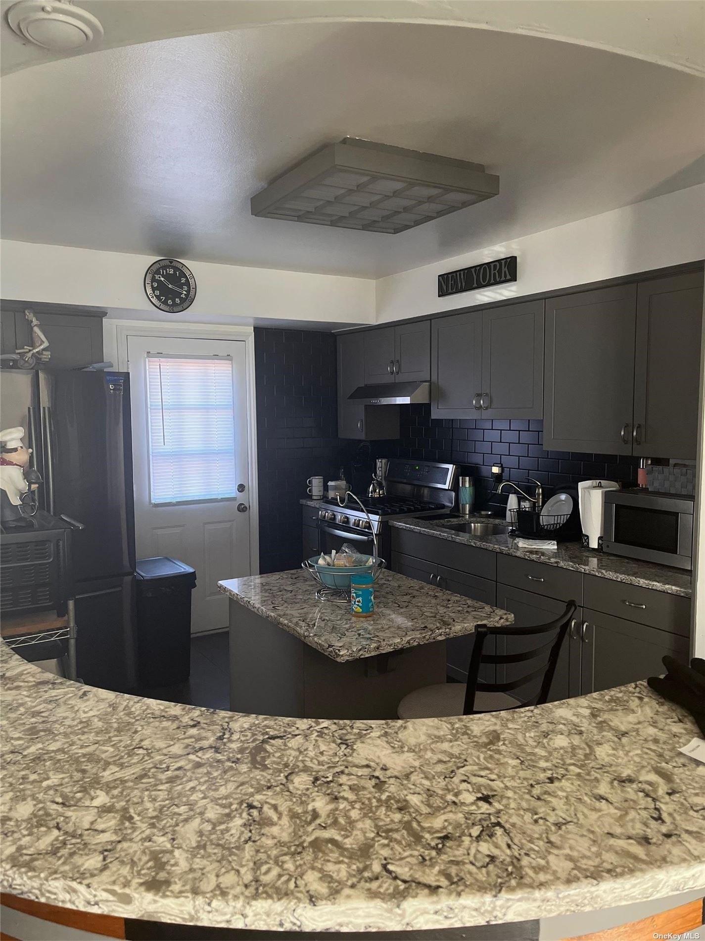 Frank St, Brentwood, NY 11717