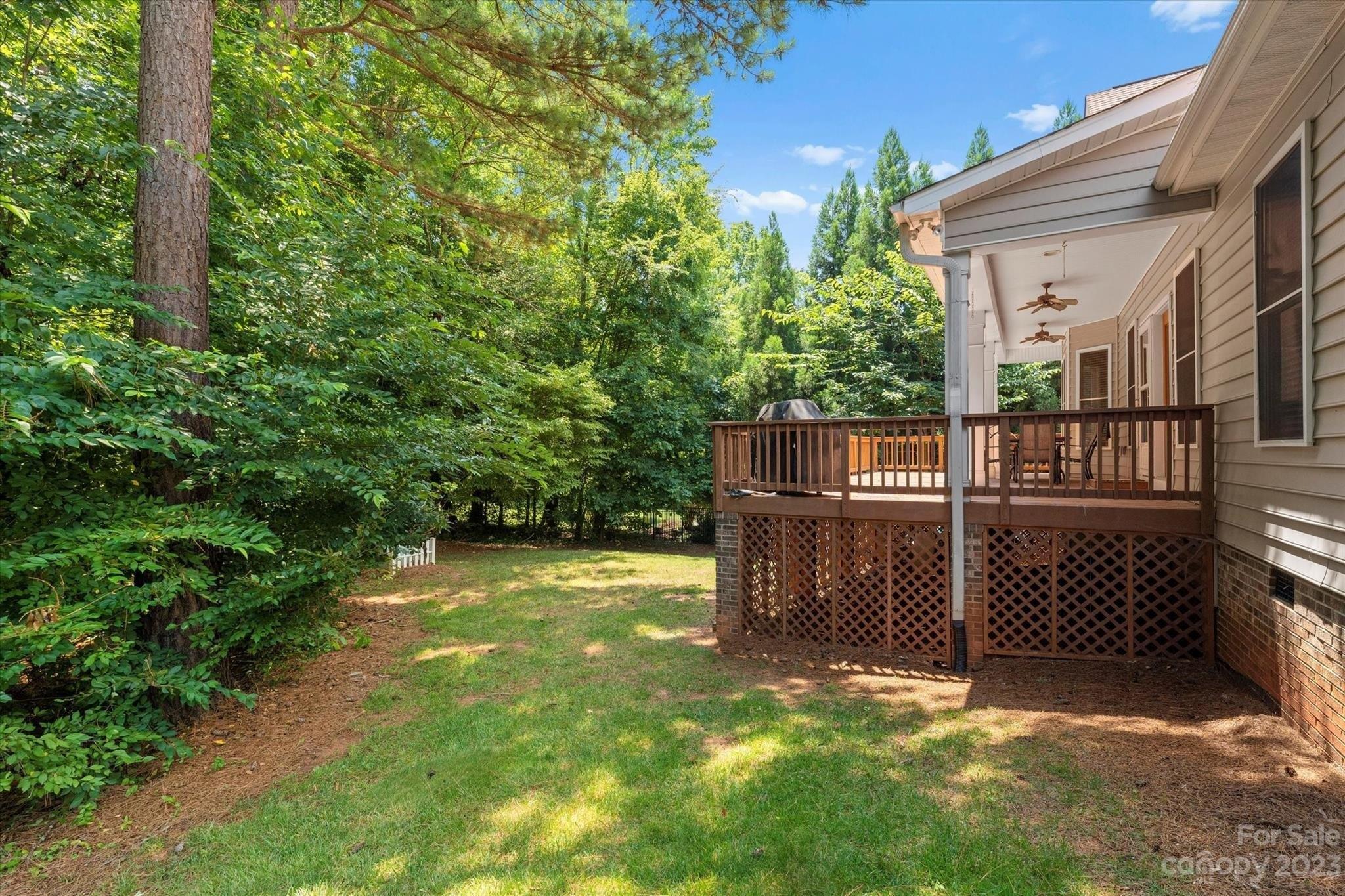Cherokee Dr, Mooresville, NC 28117