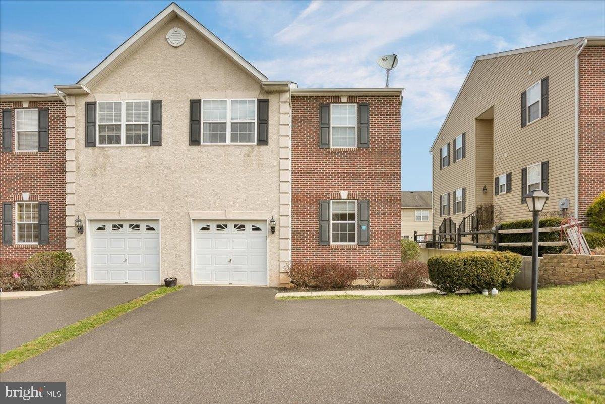 Holbrook Ln, Gilbertsville, PA 19525