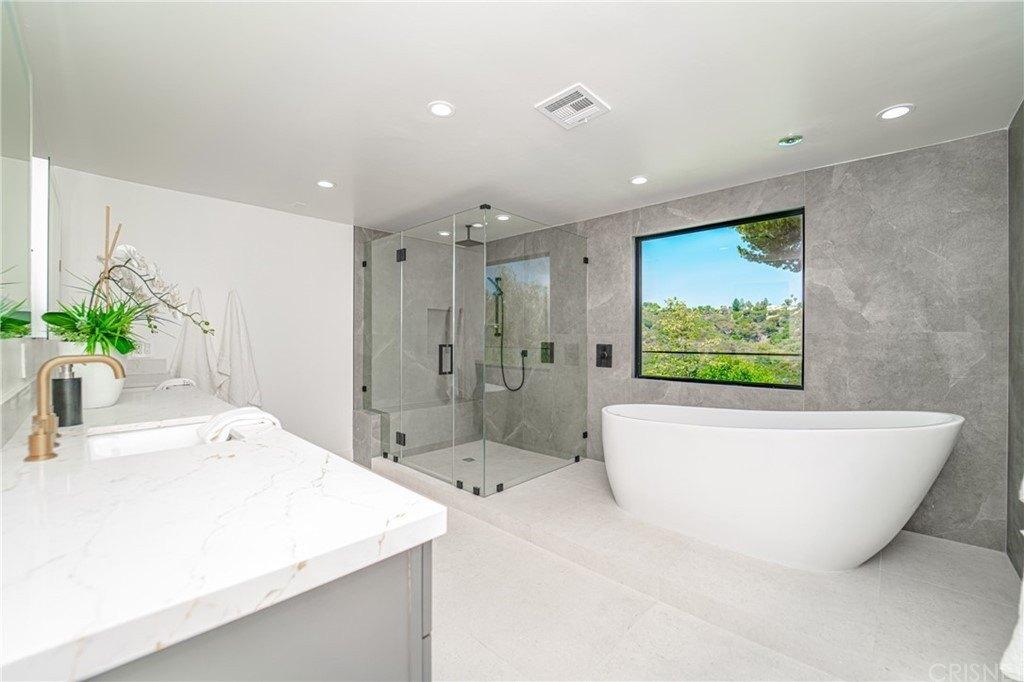 Nalin Dr, Los Angeles, CA 90077