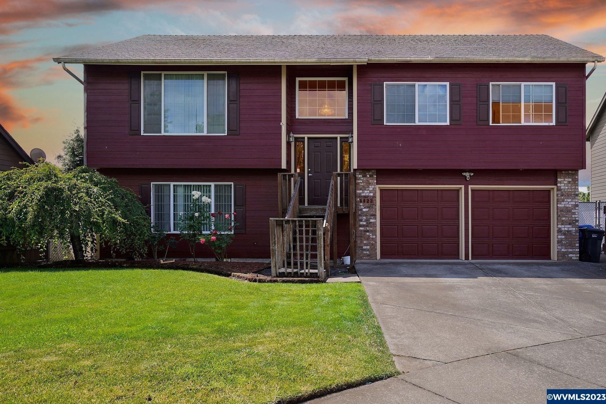 Raccoon Ct Ne, Salem, OR 97305