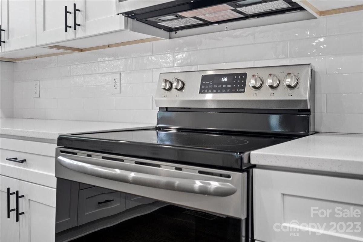 Castlerock Dr, Charlotte, NC 28215