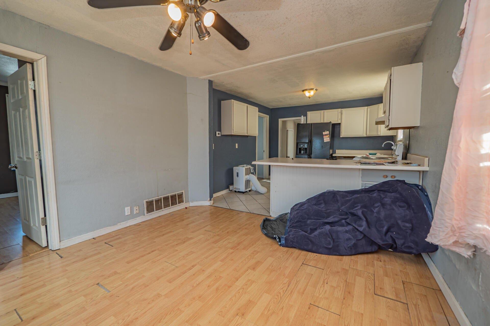 Garfield Ave, Moberly, MO 65270