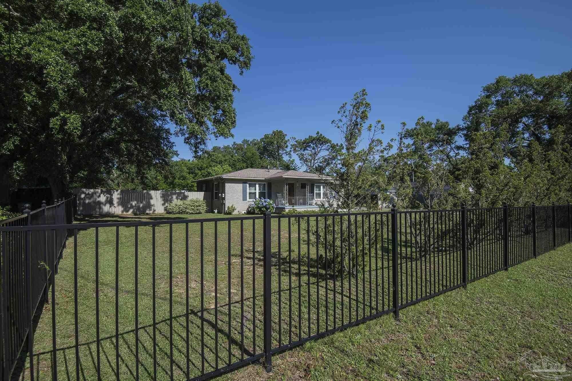 N 8th Ave, Pensacola, FL 32503