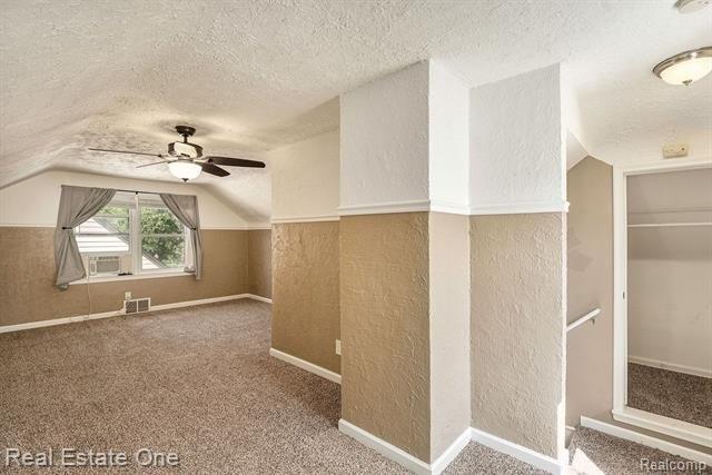 Talbot St, Oak Park, MI 48237