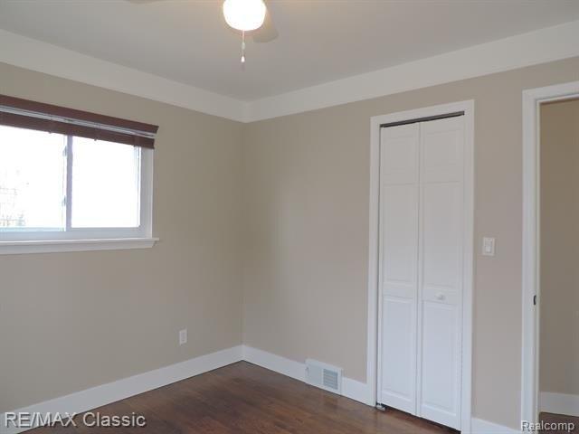 Crossley Ave, Hazel Park, MI 48030