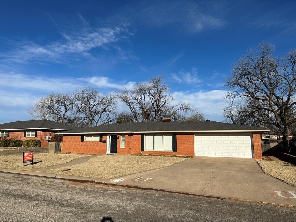 Avondale St, Sweetwater, TX 79556