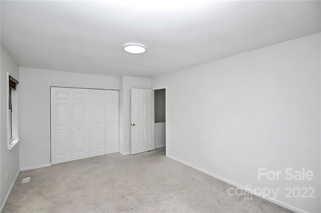 Old Gate Dr, Matthews, NC 28105