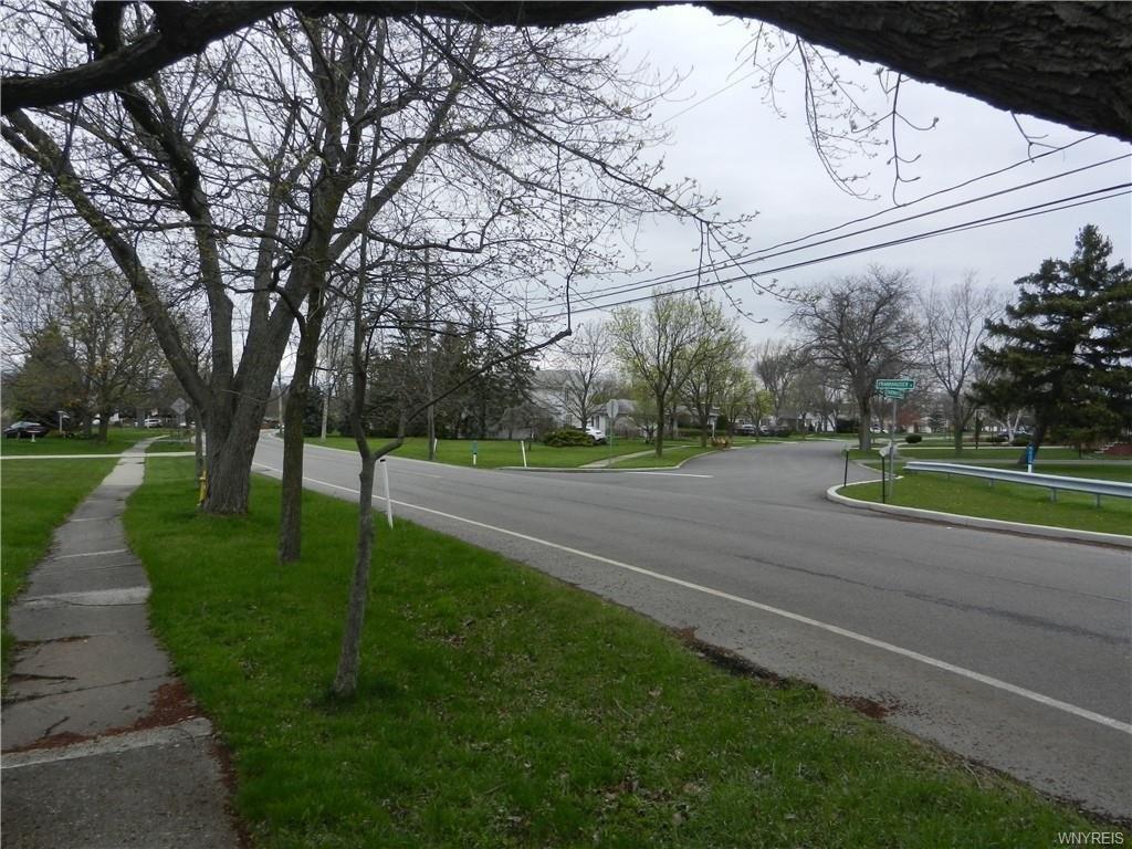 Frankhauser Rd, Buffalo, NY 14221
