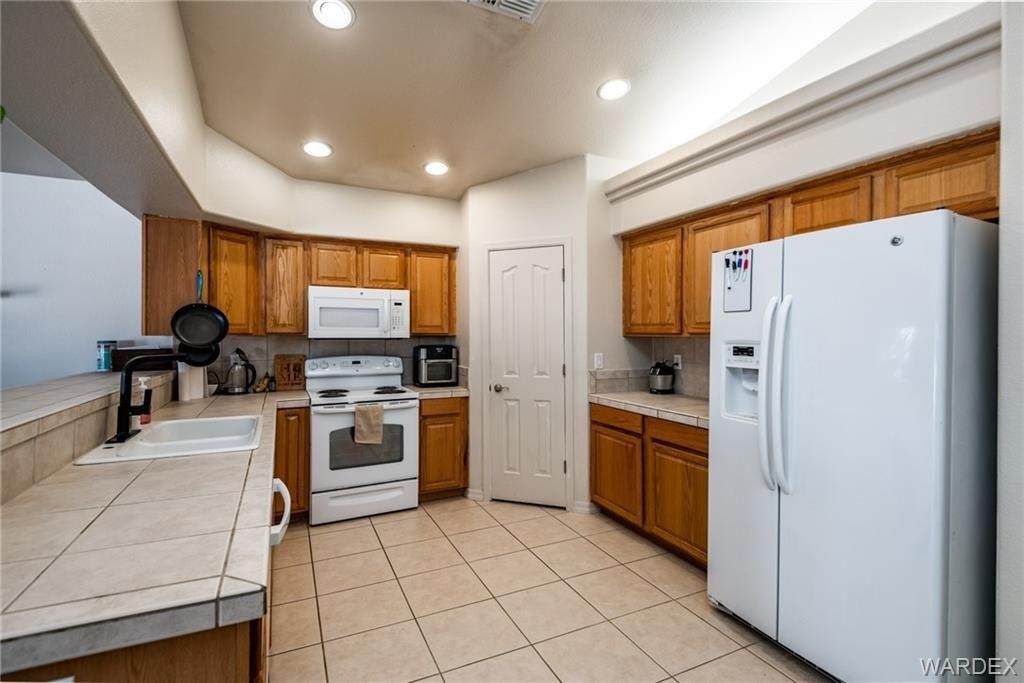 Ross Ave, Kingman, AZ 86401