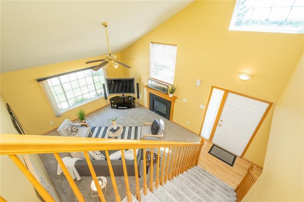 Longview Ct, Johnston, IA 50131