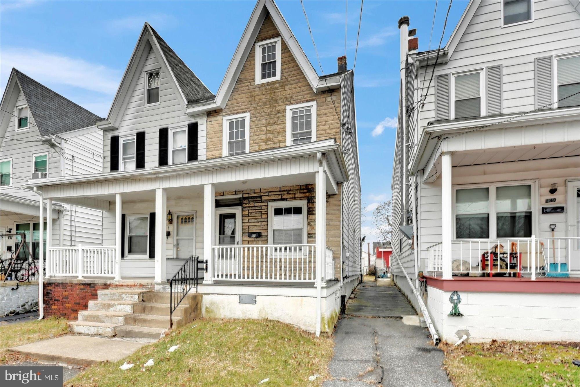 S 2nd St, Frackville, PA 17931