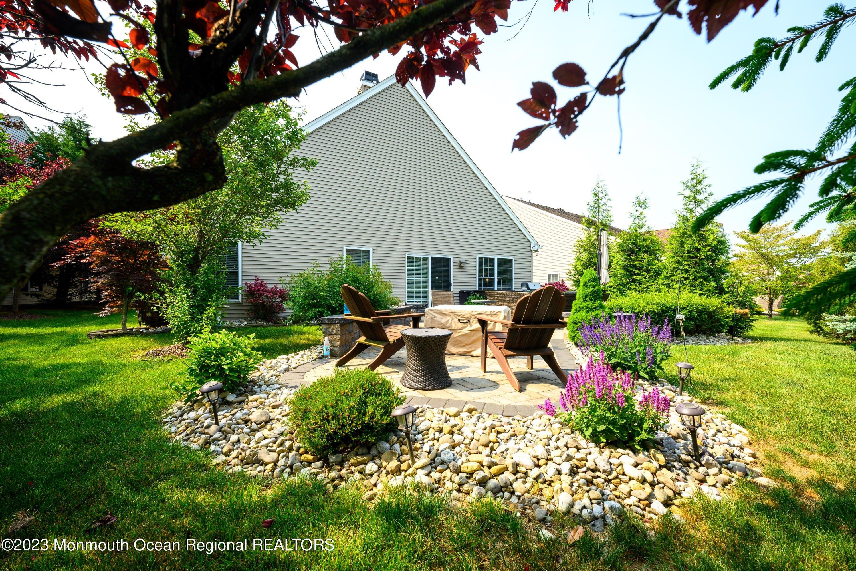 Crawford Rd, Manalapan, NJ 07726