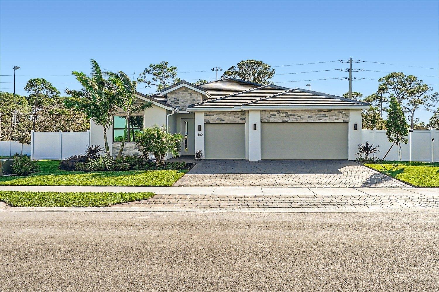 Sw Lago Cir, Palm City, FL 34990