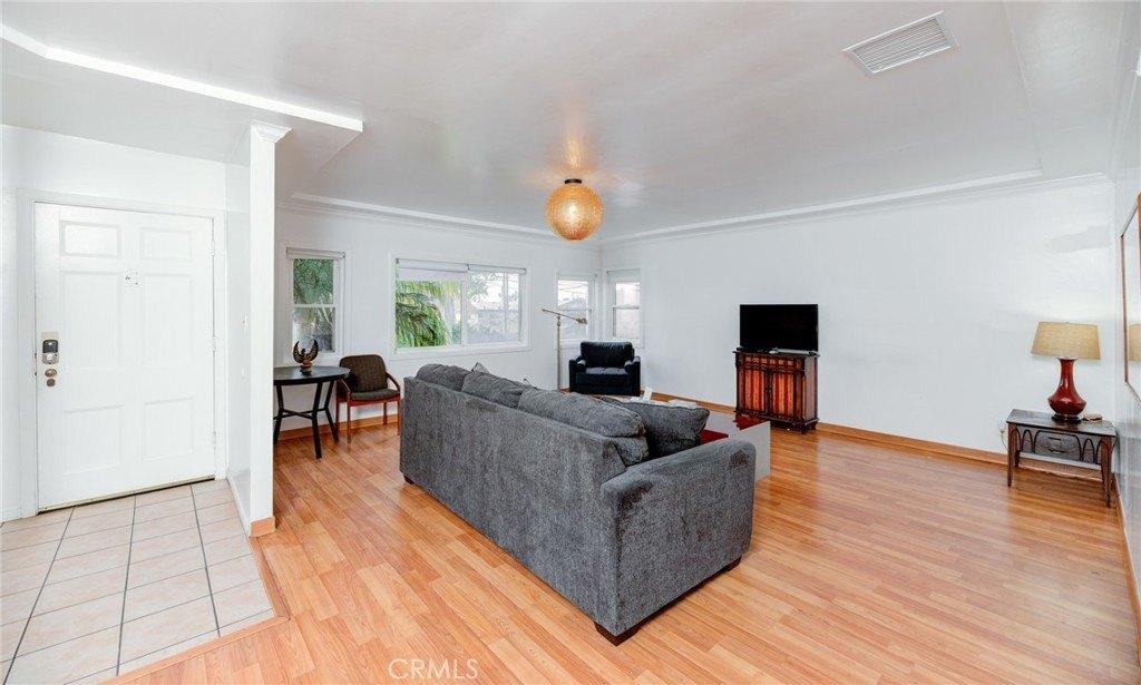 W Beach Ave, Inglewood, CA 90302
